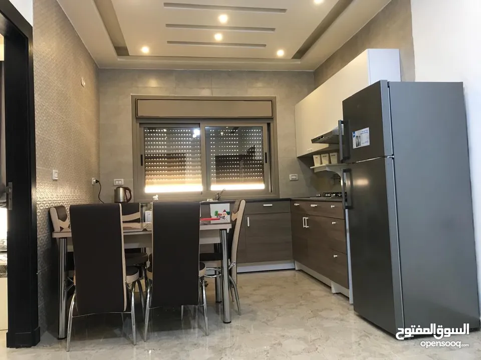 شقة راقية مفروشة للإيجار مقابل البوابة الشمالية - Modern furnished apartment for rent