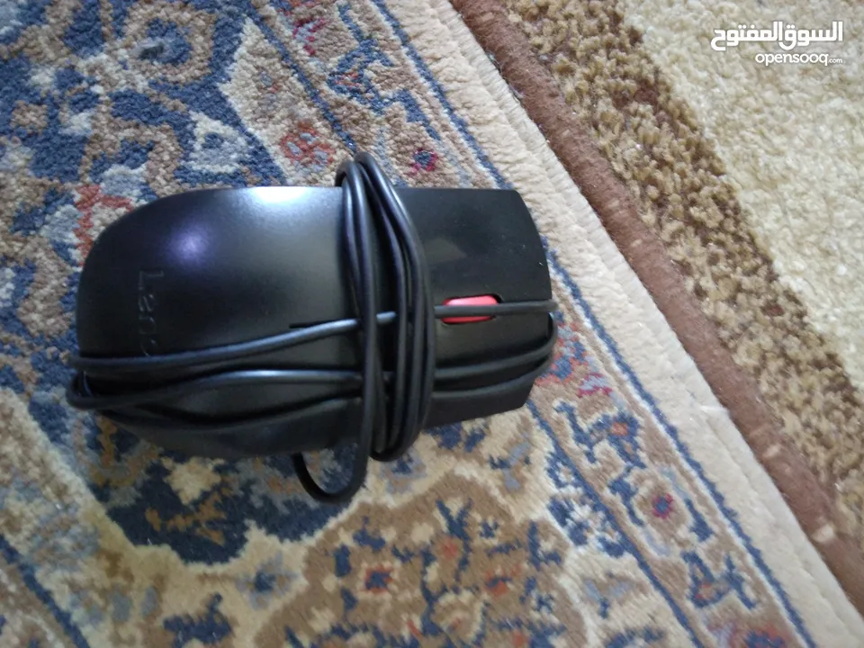 كمبيوتر للبيع  بحاجة إلى شاشة فقط