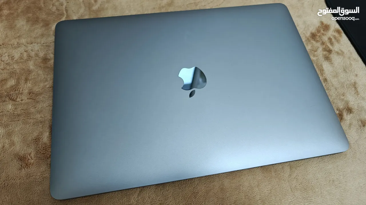 MacBook Air 512 GB M1 processor ماك بوك اير