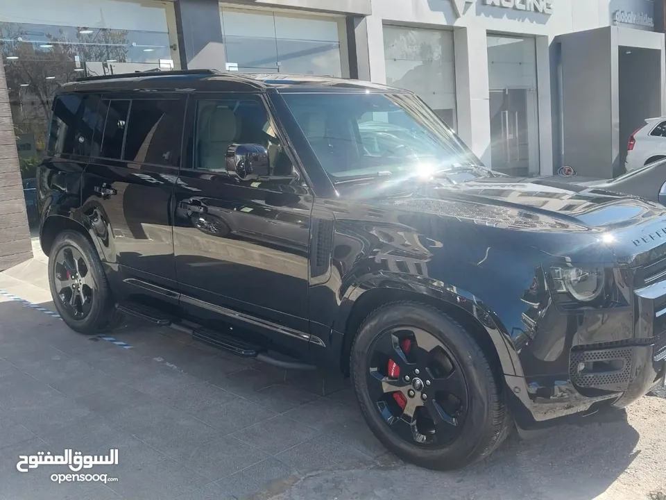 Land Rover Defender 2023 dynamic Black Edition Plug in hybrid