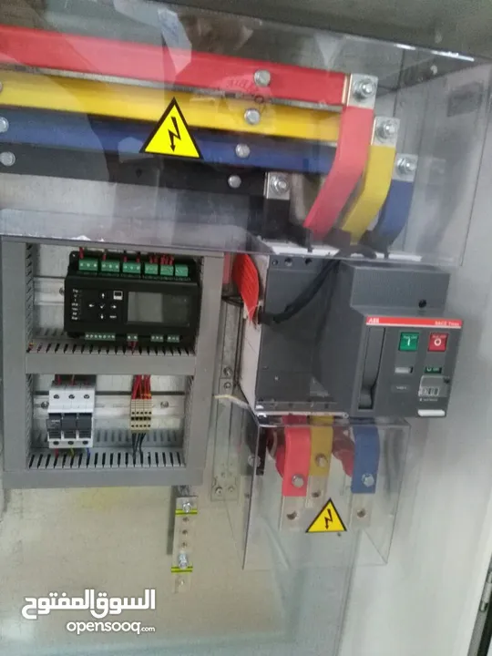 تجميع وصياتة لوحات التحكم الكهربائية ،العمل بمواصفات ومخططات هندسية
