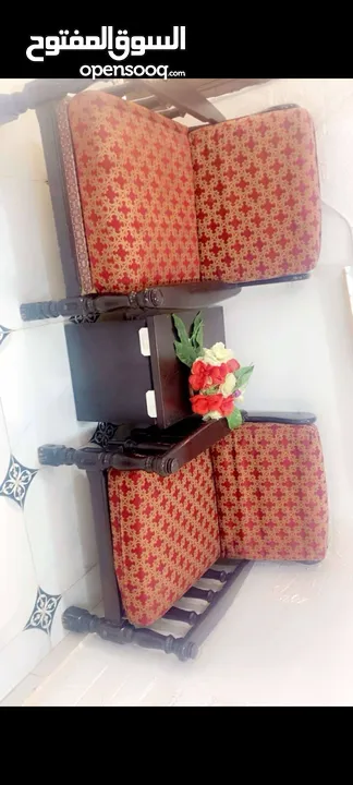 اثاث  مدرسة ورضة.  مكاتب  مستعملة بحاله الجيد جدا المفرق