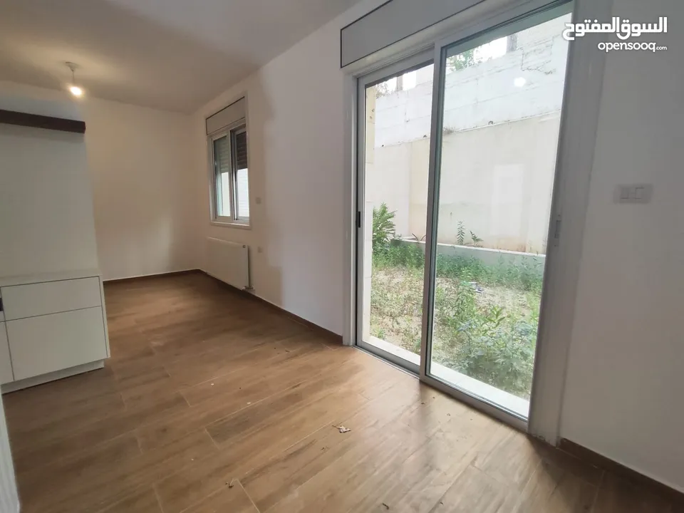 شقة مميزة قيد الفرش للإيجار – عين منجد  شارع إسكان المهندسين