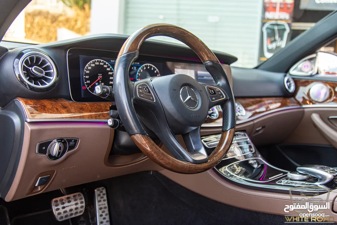 Mercedes E350e Plug in hybrid Amg kit Night Package 2018   السيارة وارد الشركة و قطعت مسافة 50,000