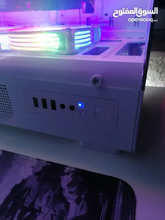كمبيوتر العاب Gaming Pc بحاله الوكاله استعمال خفيف المواصفات بالوصف :) لون أبيض كيس حوض سمك