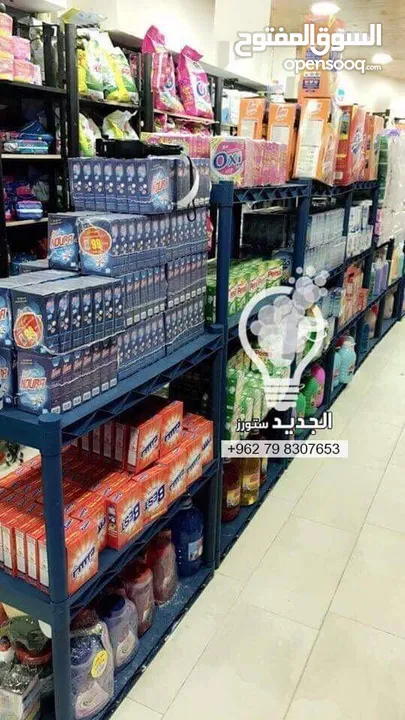 رفوف بلاستيك عملية واقتصادية لتخزين البضائع