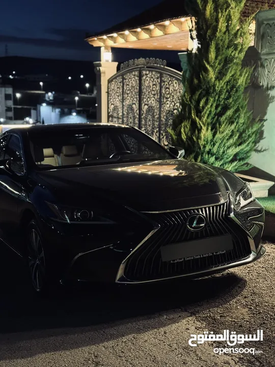 Lexus 2020 es300h