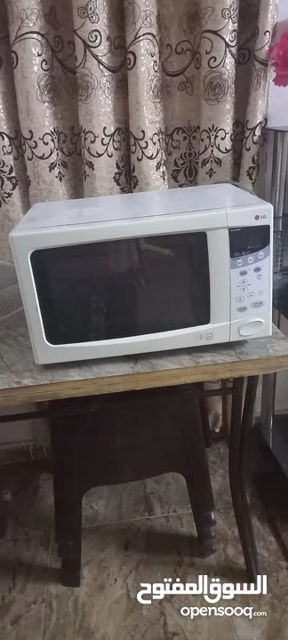مايكرويف نوع LG نظيف مستعمل بسعر مغري