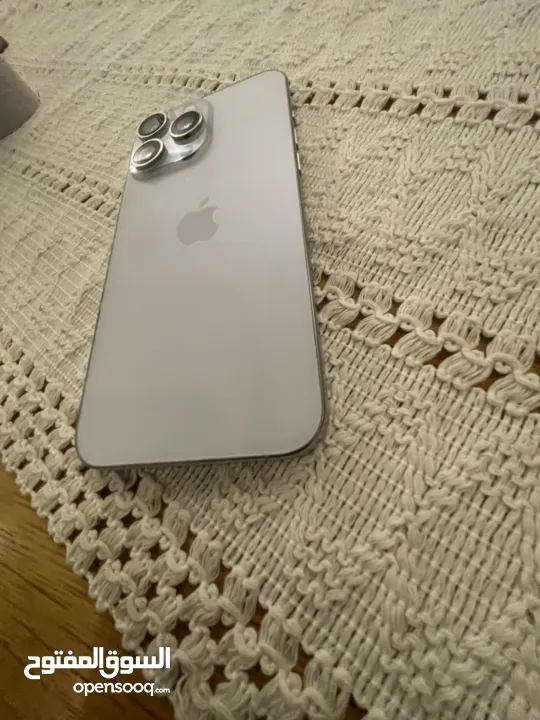 15 برو ماكس 256  بحالة ممتازة