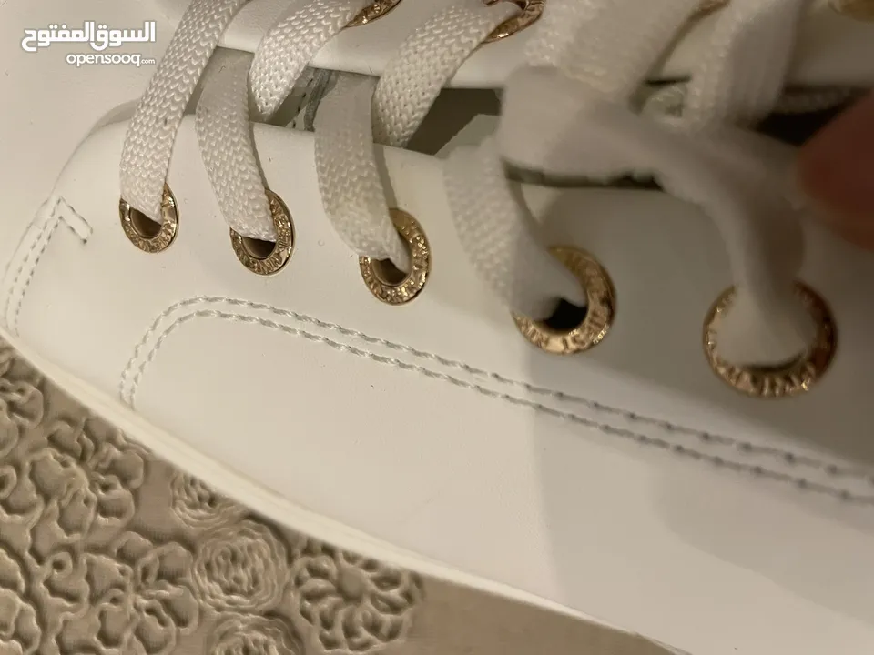 بوتين جداد مقاس 39 من ماركة Nine West