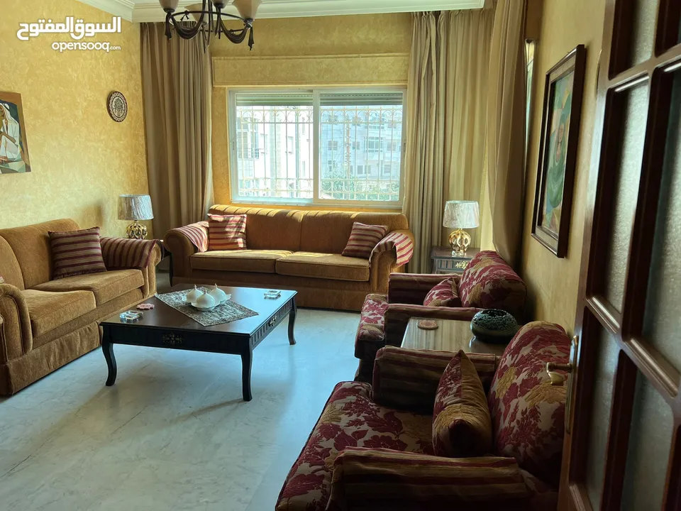 شقة مميزة للبيع في الصويفية - خلف المدارس الأمريكية طابق ثاني 205م تشطيب سوبر ديلوكس
