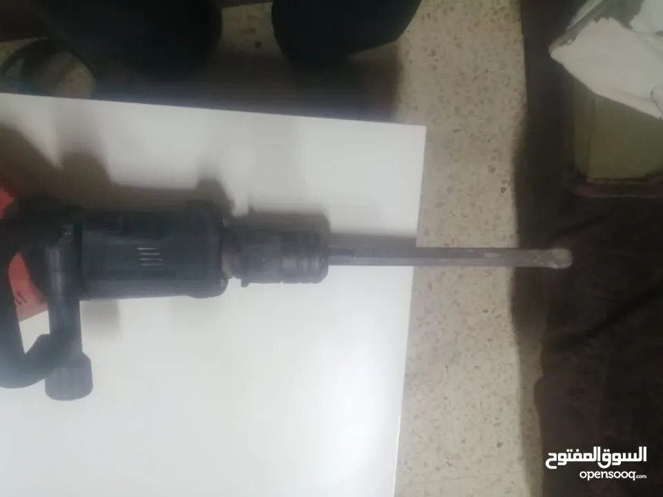 هلتي تي 10000Avr  من ماركه هلتي بحال الوكاله