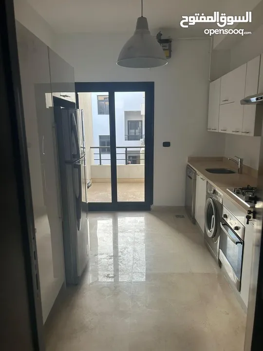 Apartment ready to move in water way 1 ( new cairo)