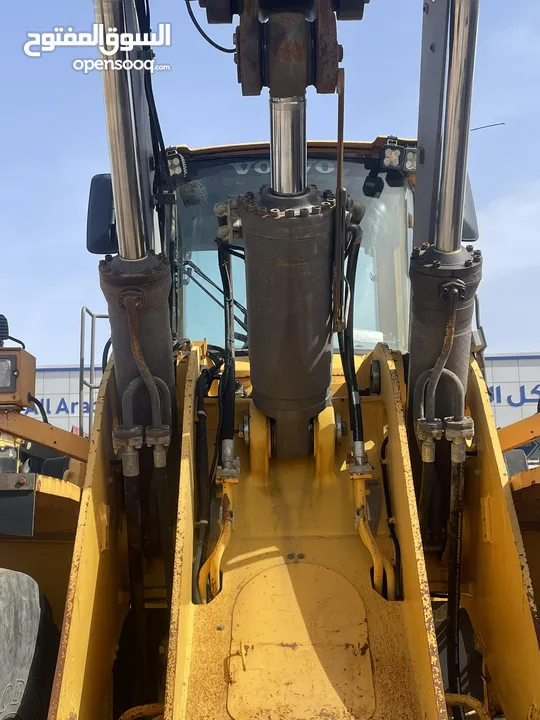 جرافات عدد 2  Volvo F180 +Volvo E180