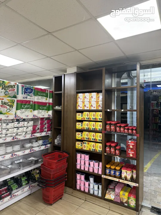 رفوف سوبر ماركت مستعملة بحالة ممتازة