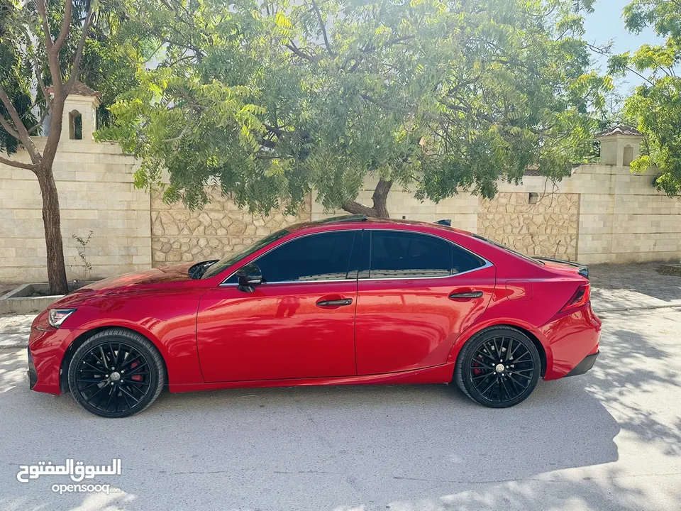 LEXUS IS 200T Excellent condition