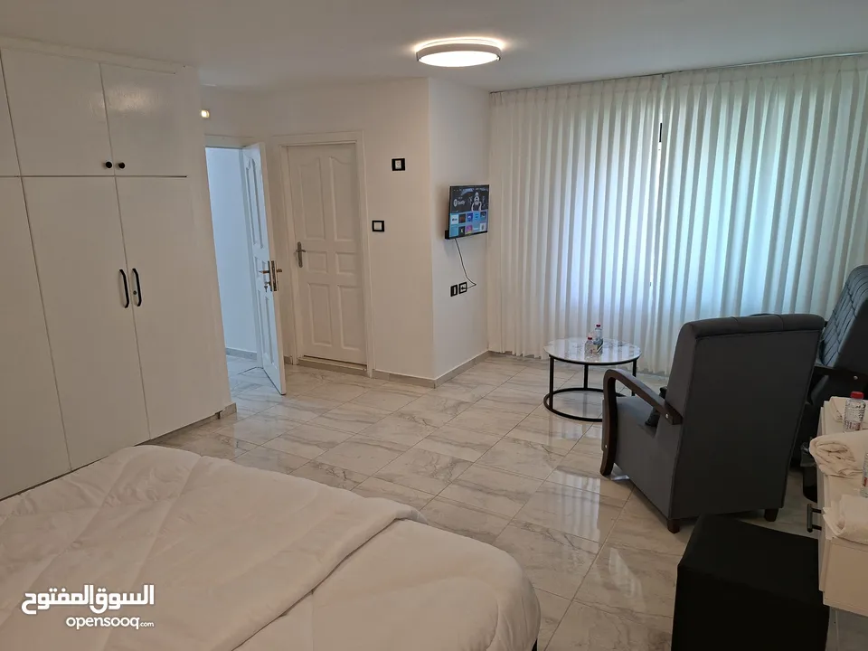 استوديوهات واجنحة فندقيه للايجار