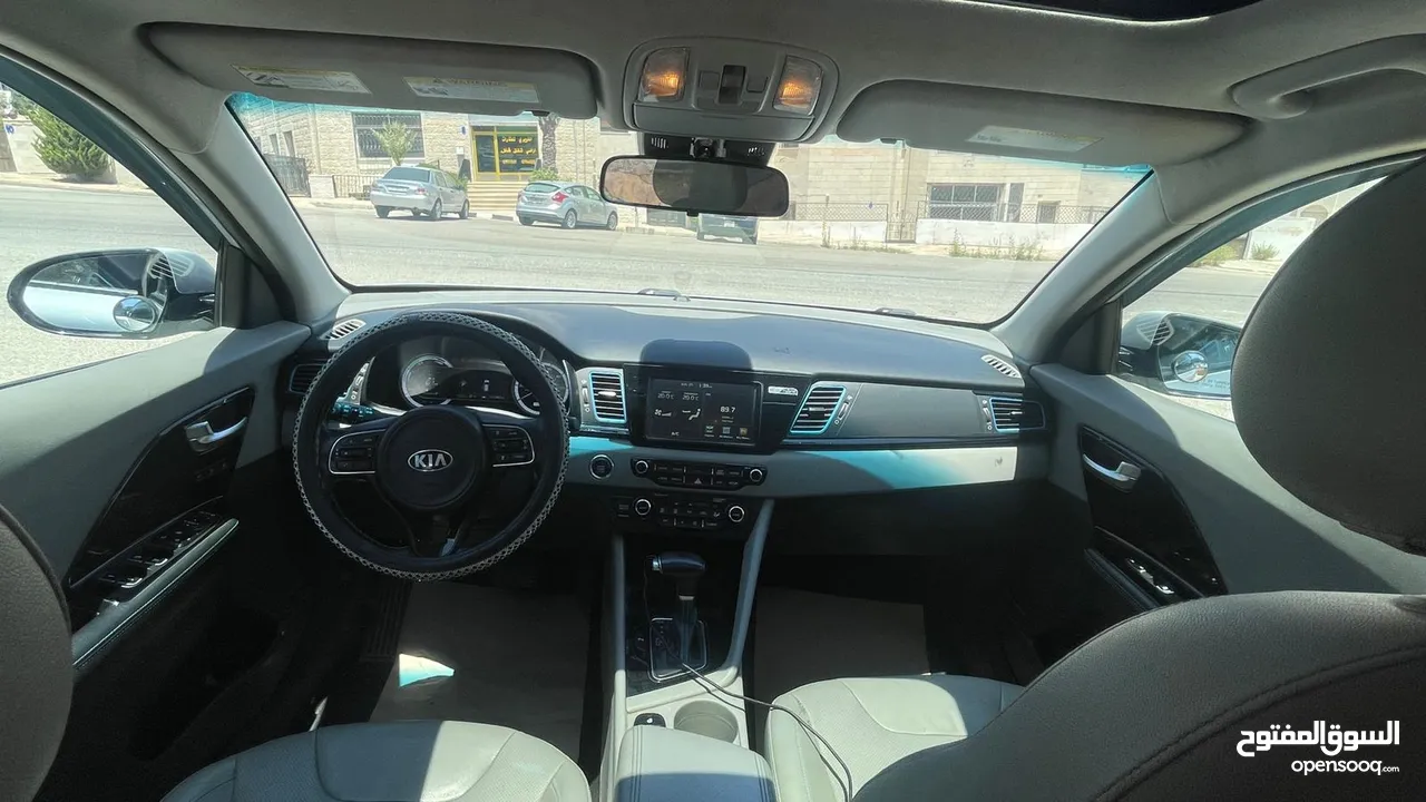للبيع كيا نيرو 2017 "تورنج" أعلى فئة. مواصفات فل كامل  kia niro touring 2017 full options