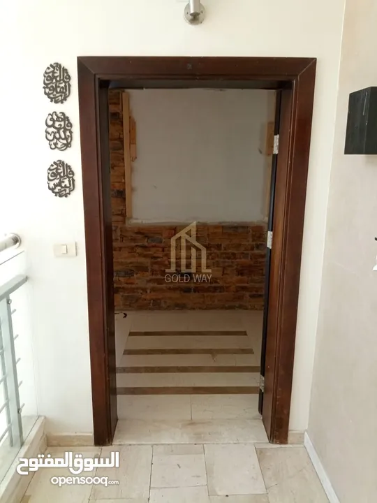 في أجمل مناطق الرابيه شقة طابق ثالث للبيع 249م بسعر مميز / ref 9545