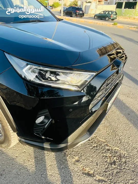Toyota RAV4 Limited بحالة الوكالة طلعت من الحرة قبل أسبوعين  فل إضافات الرقم في الوصف