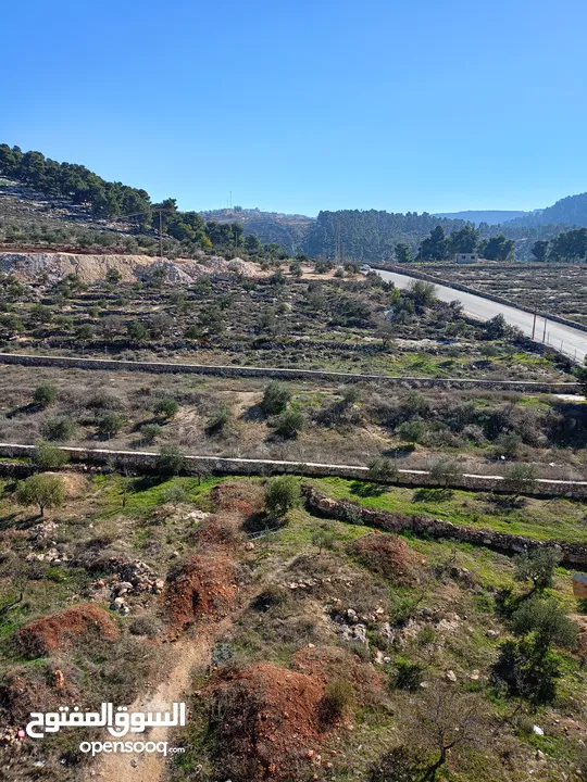 ارض للاجار في بيت اولا على الشارع الرئيسي
