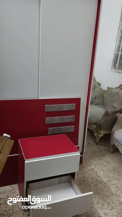 غرفة نوم اطفال مستعملة استعمال شهرين تفصيل بحالة وكالة تخت مفرد +  كومدينا + خزانة ظرفتين باب سحاب ظ