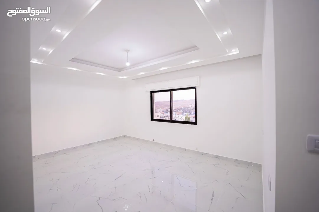 طابق ثالث مع روف  ..بمشروع الاحسان   بمساحة 235 م مع ترس 66م بسعر 110000 دينار