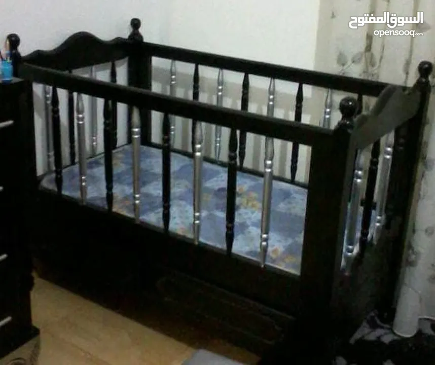 تخت بيبي + فرشة + مسلتزمات بيبي واطفال