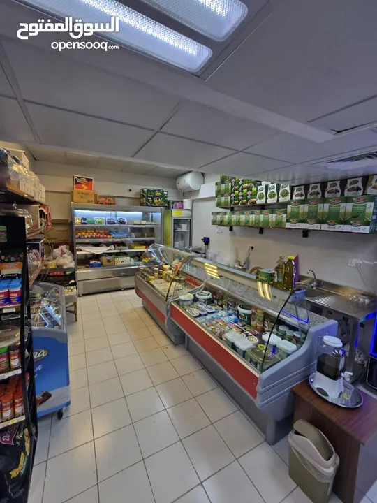 سوبر ماركت جاهز للبيع بسبب السفر