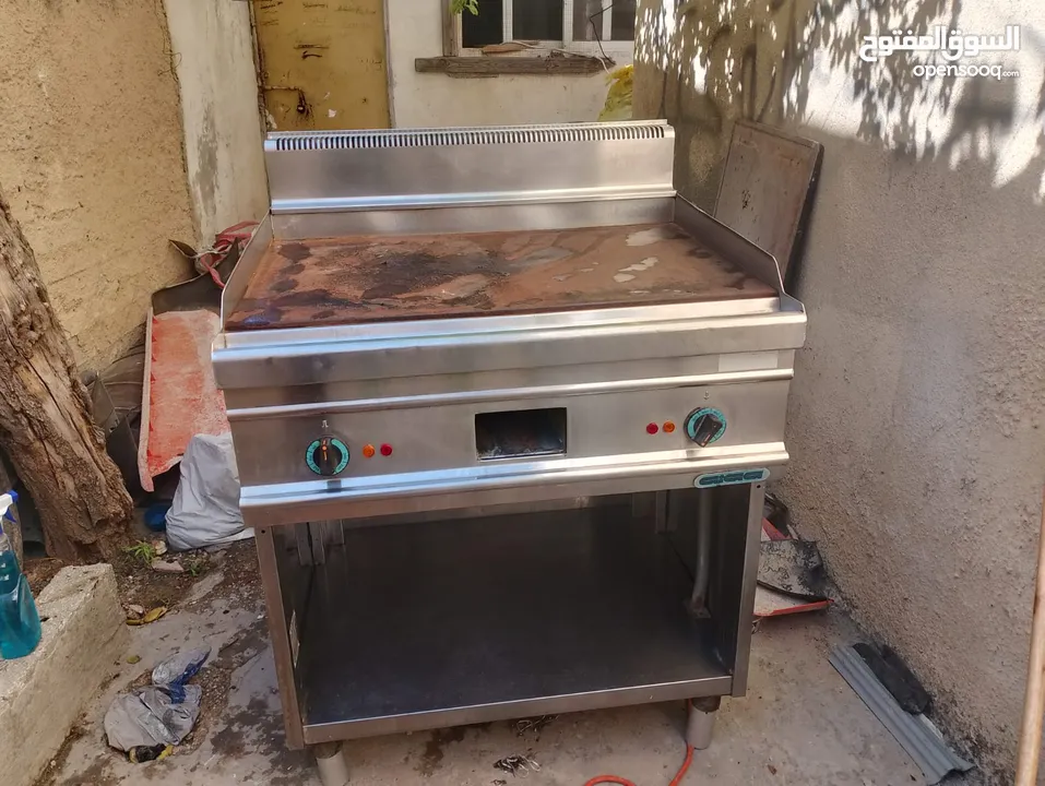 اغراض مطعم شبه مستعملة بحالة جيدة جدا