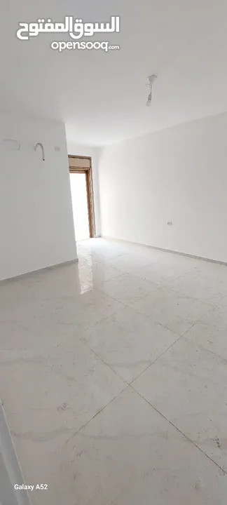 شقة 170 متر مع حديقة 140 متر بالقرب من وسط رام الله