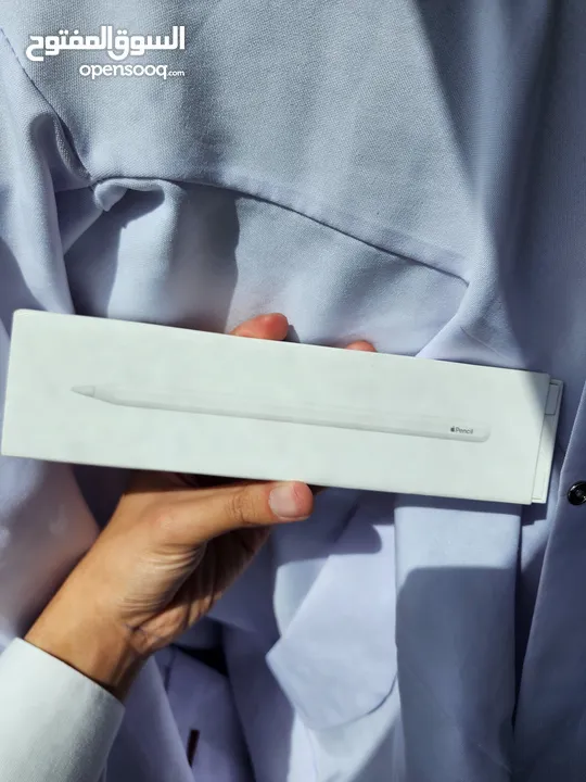 السلام عليكم عندي apple pencil الجيل الثاني مجرد فتح الغلاف غير مستخدم لعدم توافقه مع ايباد 9 للبيع