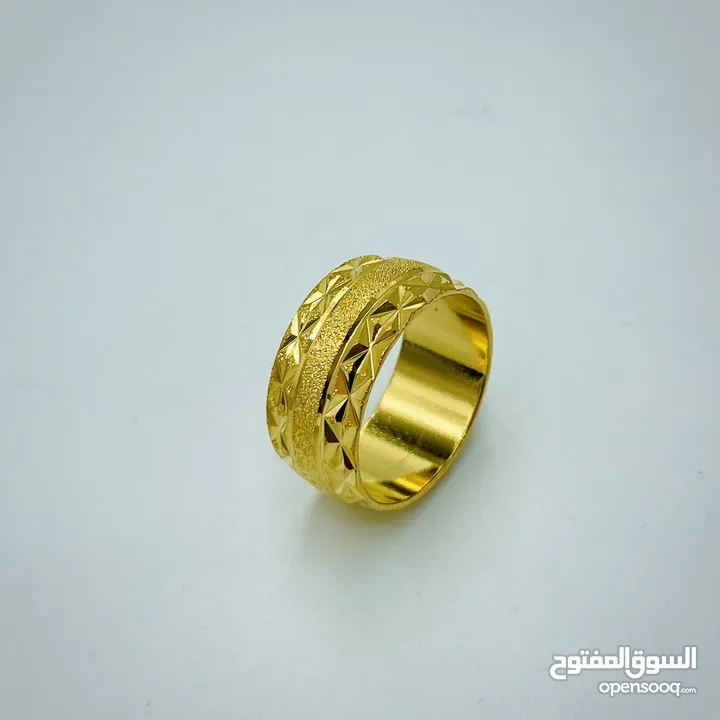 Classic gold-plated ring