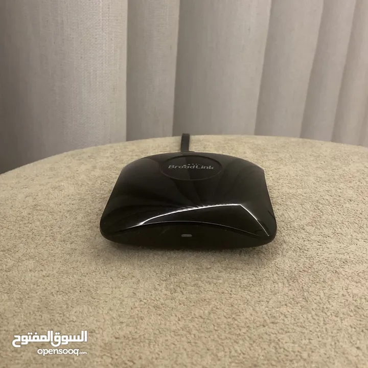 جهاز تحكم بأجهزة الريموت عبر التلفون و الانترنت  Broadlink RM4 Pro