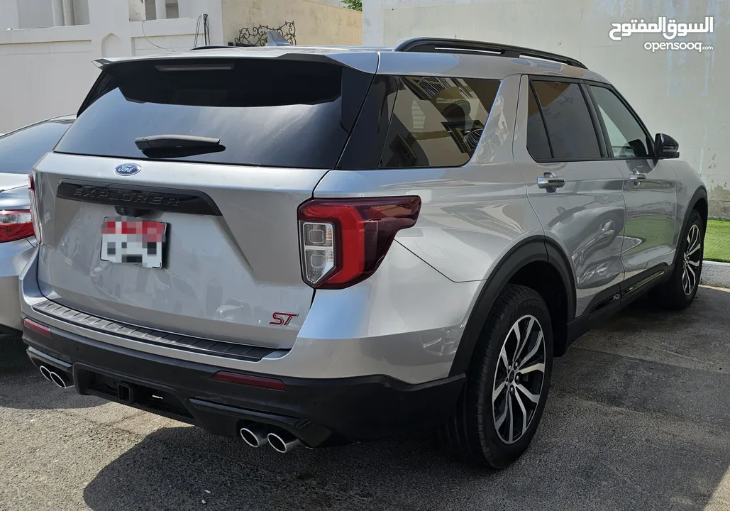 Ford Explorer 2020 ST - American Spec - 150k KM - very light accident on the back side