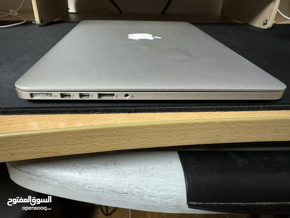 لابتوب ابل 2012	•	المعالج: Intel Core i7 بسرعة 2.9GHz – أداء قوي وسريع