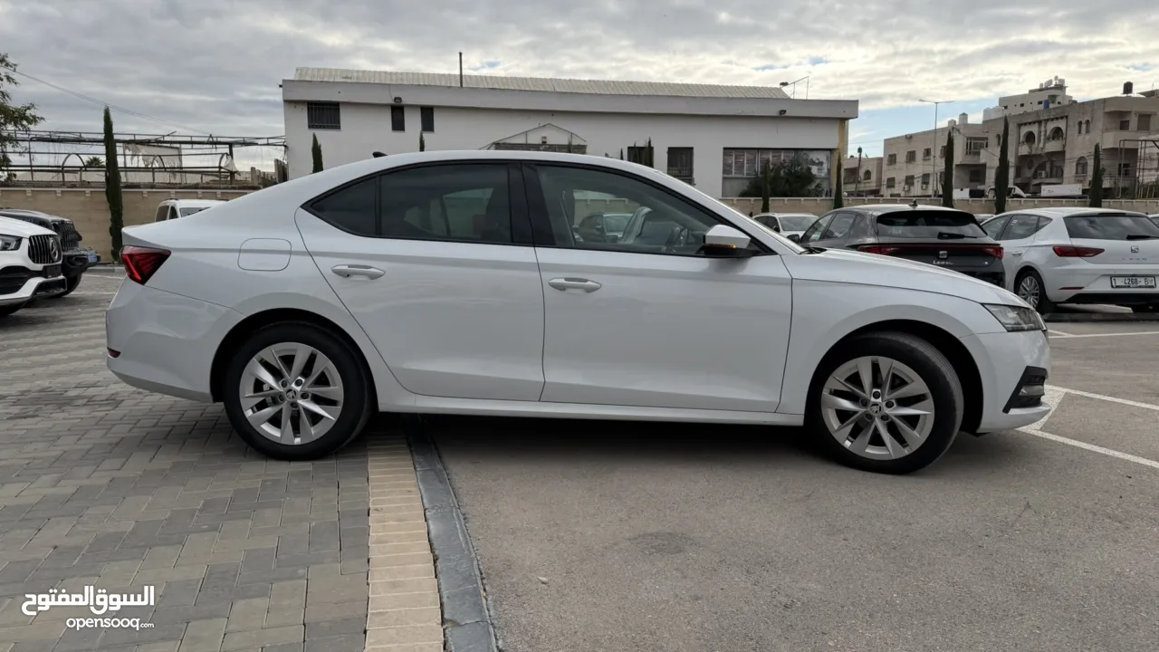 سكودا اوكتافيا ترخيص 2022 محرك 2000 ديزل جير أوتوماتيك 150 حصان