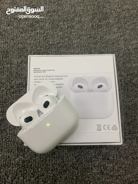 Apple AirPods (3rd generation) with Lightning Charging Case, Wireless