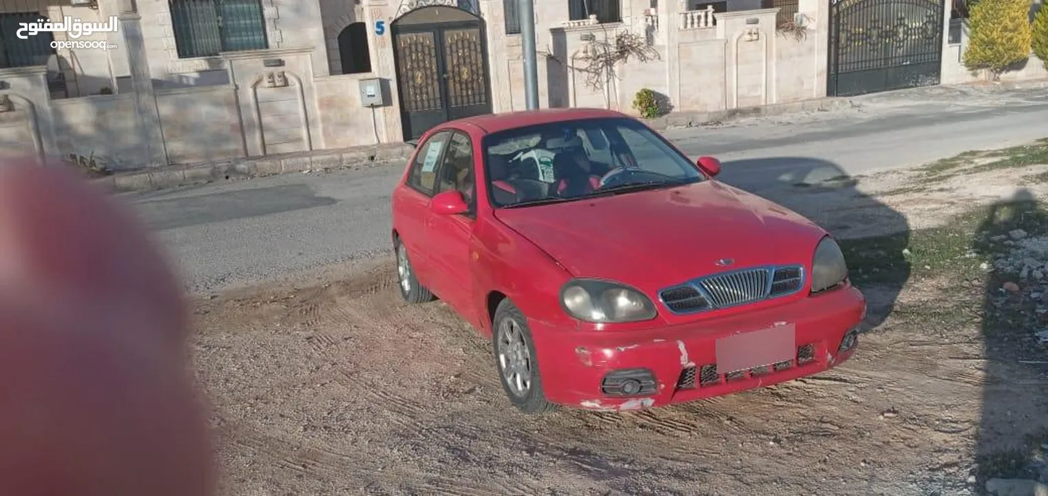 سيارة دايو لانوس هاتشباك موديل 2001