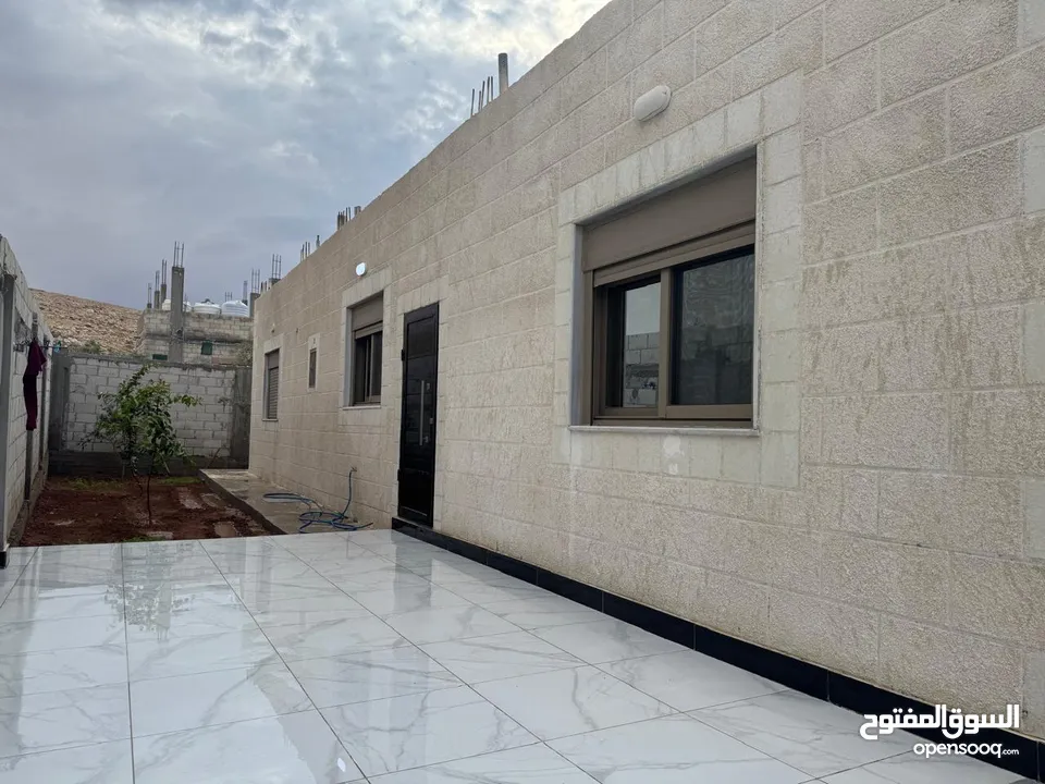 بيت للبيع مميز منطقه هادئه جدا