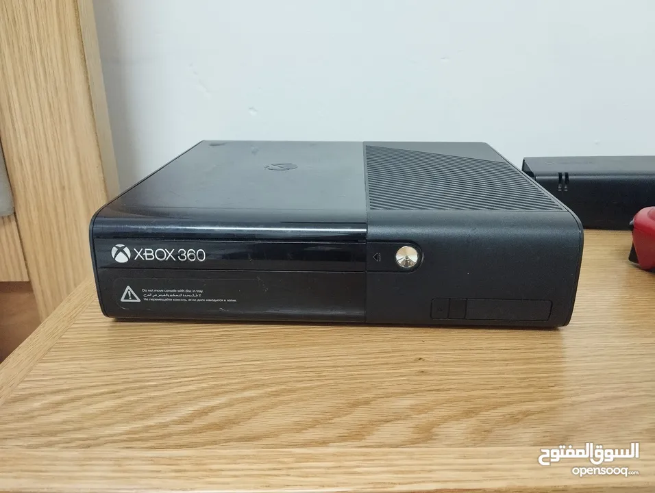 3 يد تحكم لاسلكي xbox 360 بحالة ممتازة استعمال شخصي خفيف