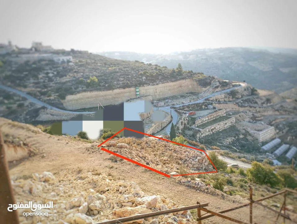 ارض نص دونم الخليل تفوح اسطاس قريبة من مصنع الجنيدي ڤيڤين للمياه المعدنية