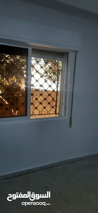 شقه ارضيه 2 نوم صالون صاله للايجار