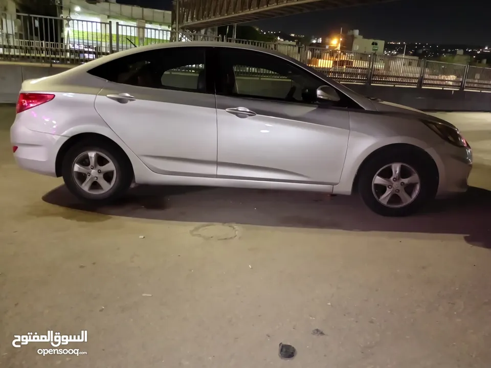 سياره للبيع