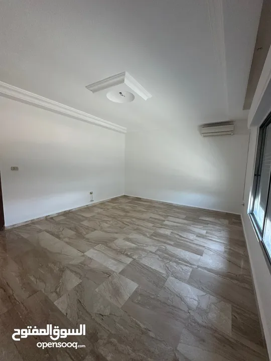 الجبيهة+ حي المنصور شقه فارغه للايجار ـ  150 متر ـ 3 نوم باجره 350 دينار