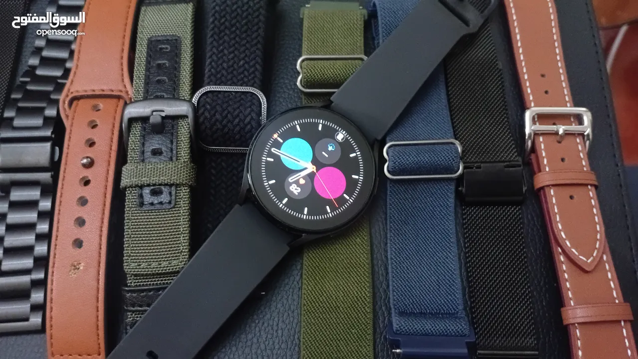samsung galaxy watch 5..  with 8 watch bands