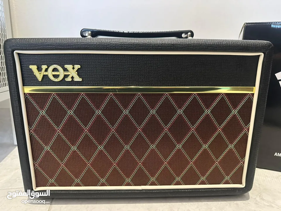 Electric guitar amp vox path finder 10 , 10 WATTS