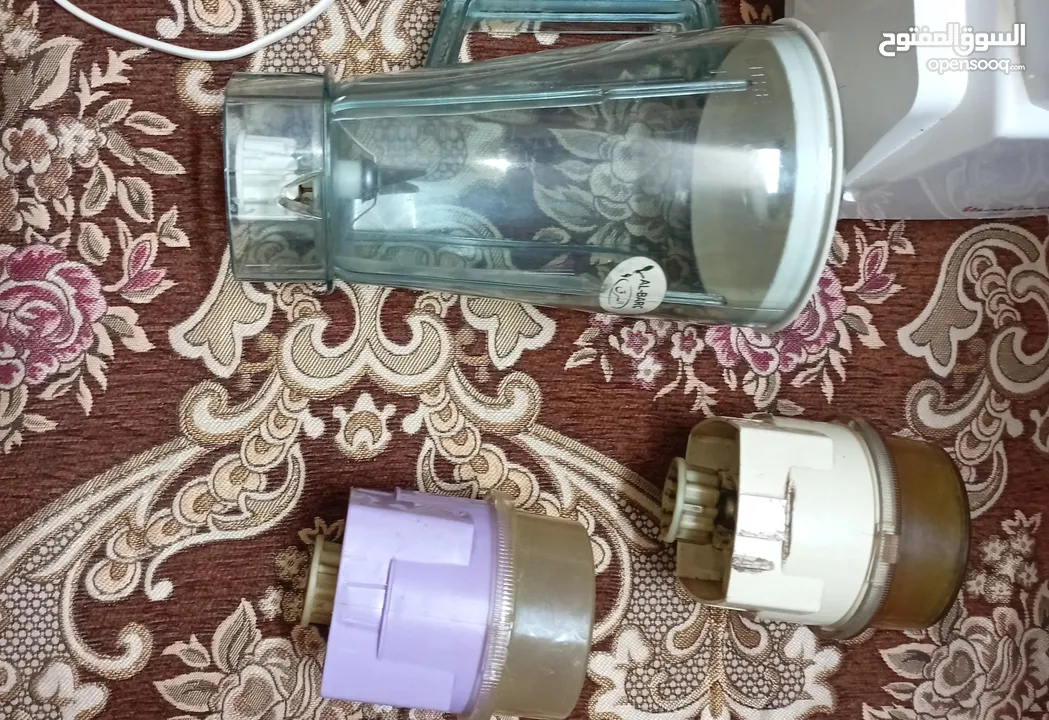 للبيع خلاط بهارات  ومشروبات بحاله جيده  صناعة فرنسيه زي مو كلشي موضح بصور للبيع بسبب التجديد