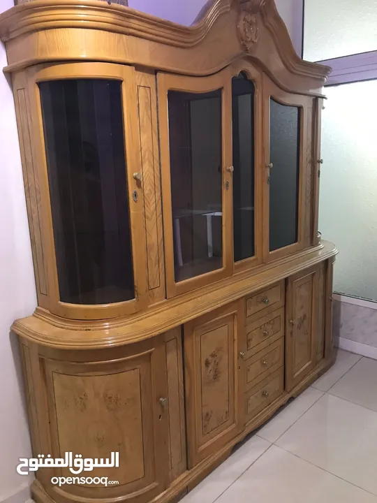 بوفيه خشب زان بحال الوكالة