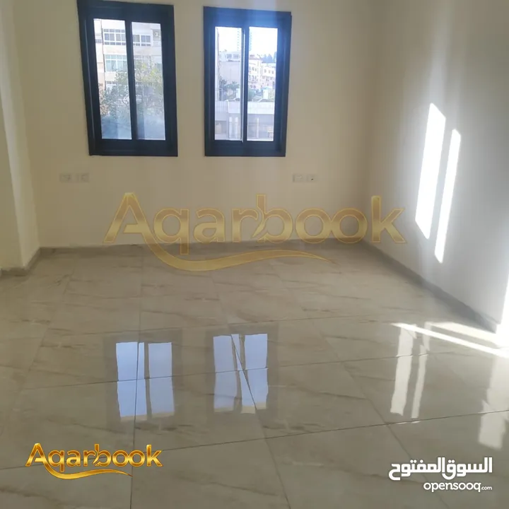 شقة غير مفروشة للإيجار  أم الشرايط - بالقرب من المدرسة الانجليزية